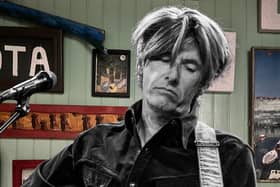 Bernard Butler is returning to Esquires.