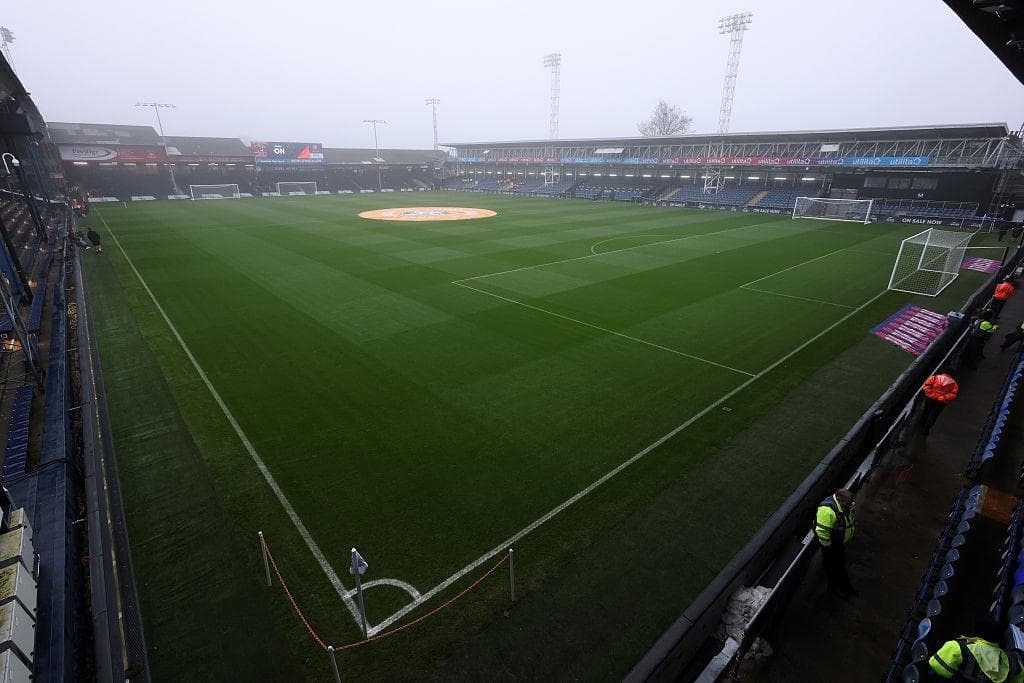 Cobblers reisen im Halbfinale der Vertu Trophy nach Luton Town