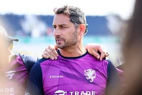 Somerset head coach Jason Kerr chats to his players ahead of their semi-final with the Steelbacks