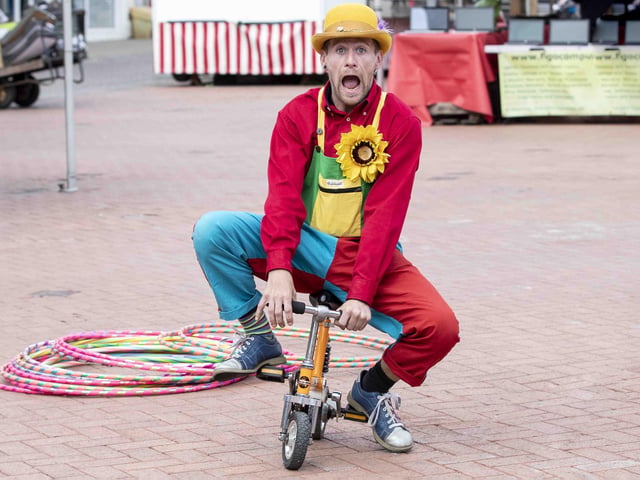 Hundreds enjoyed music, circus acts, and memories from the decade during a sixties celebration event in Northampton's Market Square on Saturday (September 24).
