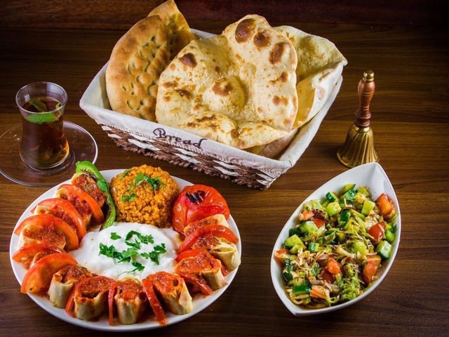 St Giles’ Street is the home to Pamukkale Restaurant, where you can indulge in traditional Turkish food.