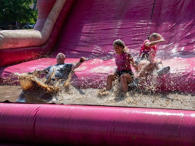 Runners taking part in the Pretty Muddy Race For Life at Abington Park in Northampton on Saturday, July, 11, 20026. Photo by David Jackson.
