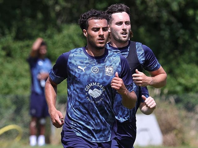 It's been a warm first week back for the players as Nesta Guinness-Walker goes for a run