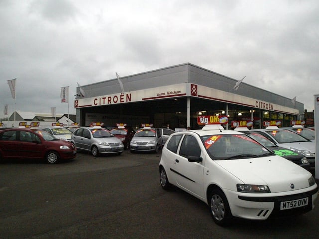 2007 - Evans Halshaw, Wellingborough Road.