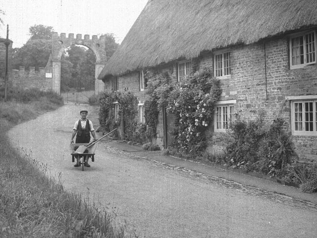 If you know any more information about this photograph, please email editor@northantsnews.co.uk