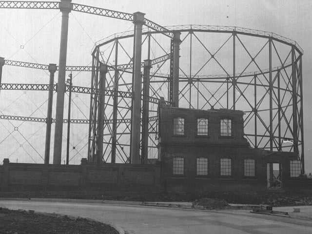 St Peter's Way roundabout being constructed with gasometers in the background