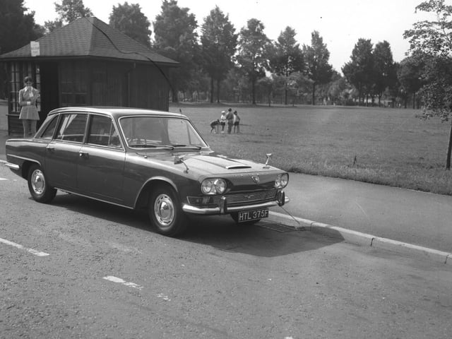 Triumph 2000 in Kingsley Park Garage advertisement picture, Racecourse, Northampton, August 6, 1969