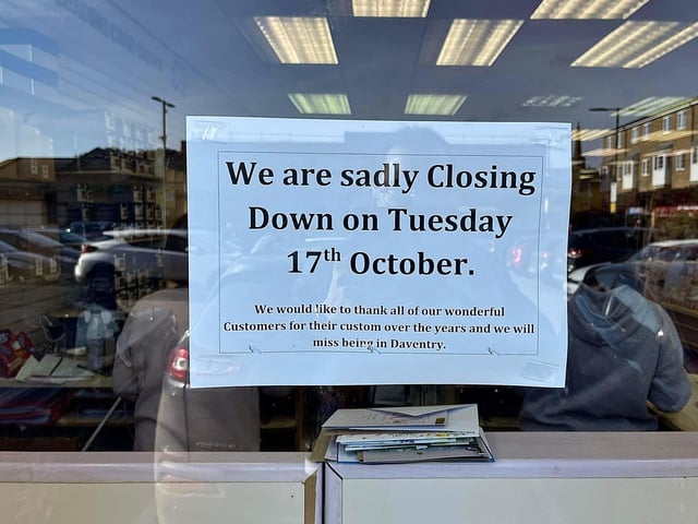 Daventry’s Clintons store is closing down today, Tuesday, October 17, with half-price discounts on selected gifts and cards, as seen on the sign on the shop front.