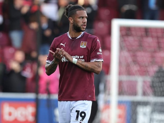 Neither the conditions nor the opponents that particularly played to his strengths. He likes to receive possession in deeper areas and drive forward but opportunities to do that were few and far between. Instead found himself crowded out. More effective when moved to the flank.. 6