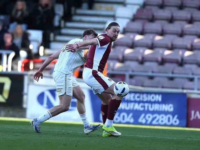Frustrating cameo. Felt like he committed as many fouls as he had touches of the ball... 5