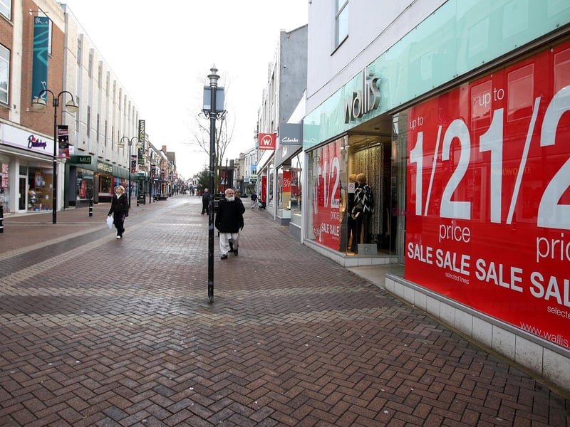 2007 - Boxing Day sales starting in shops on Abington Street