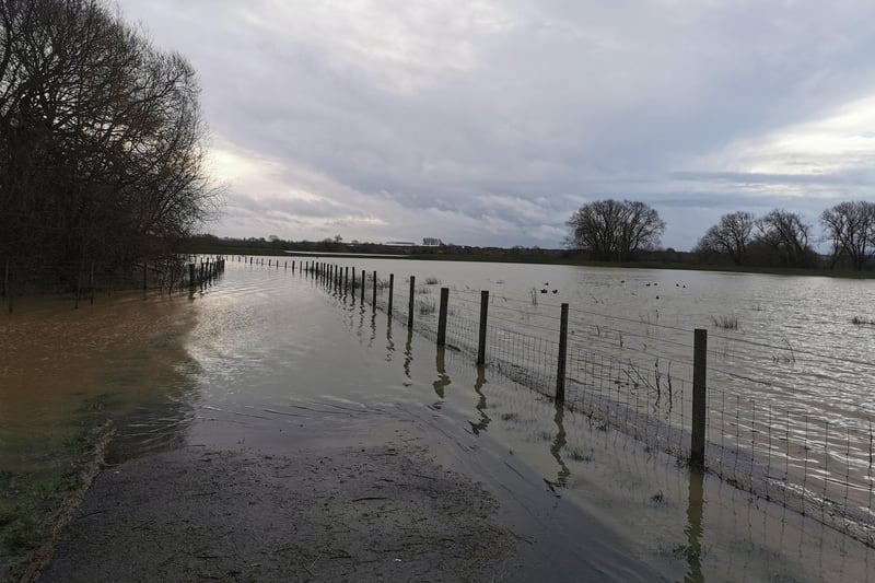 Upton Country Park footpath between Kislingbury and Upton was unpassable