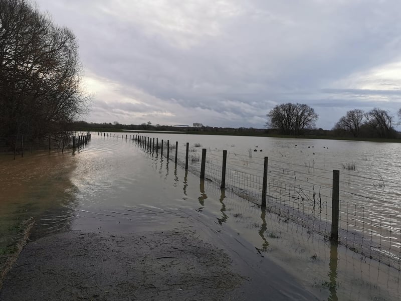 Upton Country Park footpath between Kislingbury and Upton was unpassable