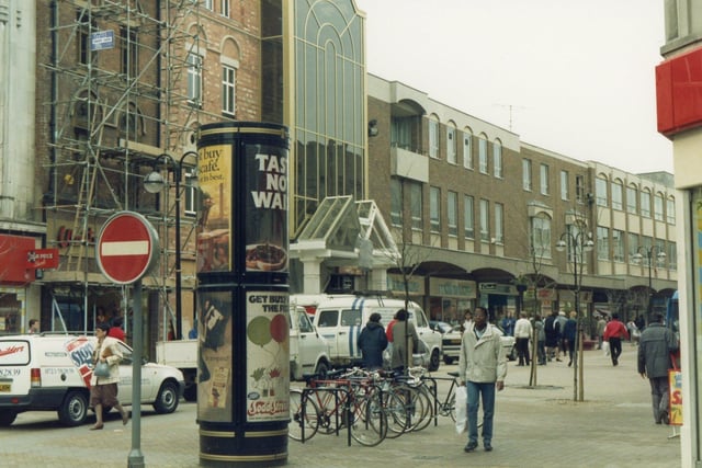 The street scene in Abington Street in 1989
