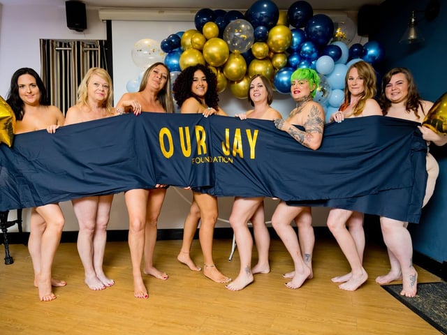 Kerry Prosser, Tina Gillespie, Samantha Edwards (barmaid), Shannon Bentley (barmaid), Roxi Chalk (barmaid), Hannah Oliver, and Stephanie Reid, are featured on the calendar page for January.