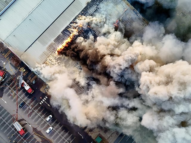 At the height of the incident, 11 fire crews and appliances were in attendance, along with two aerial platforms