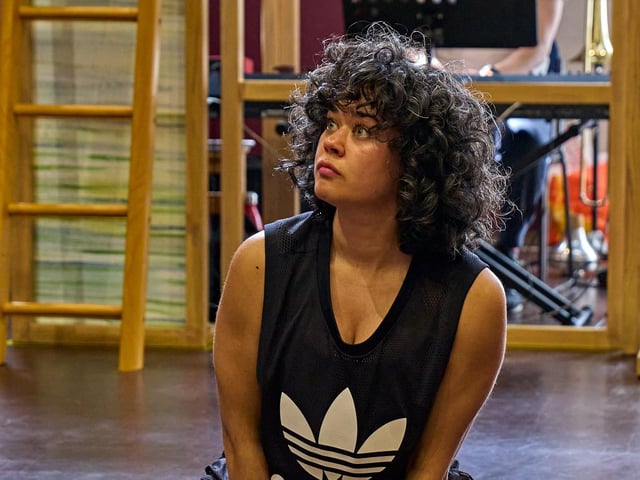 Hanora Kamen as Mog