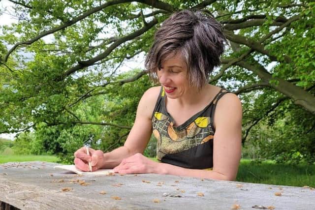 Abbi Jinks, writes about love, choice, power, motherhood and nature.