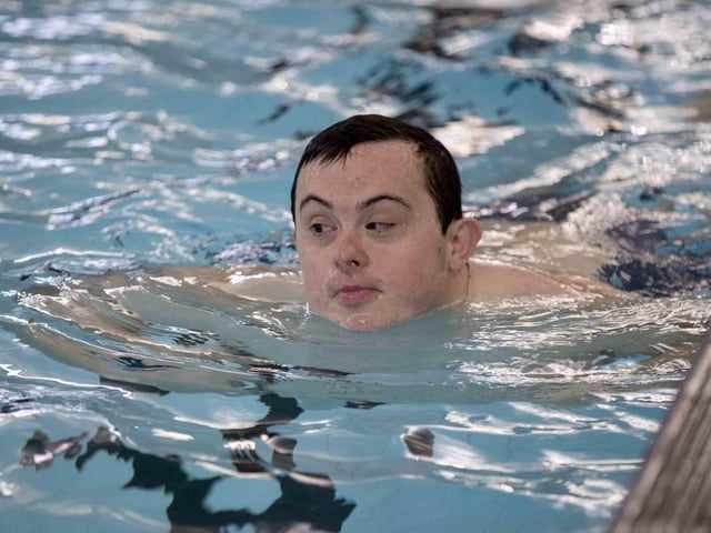 The event was held on Saturday February 25 at The Duston School. It aimed to get participants who cannot swim started, and assess and improve the ability of those who already can swim.