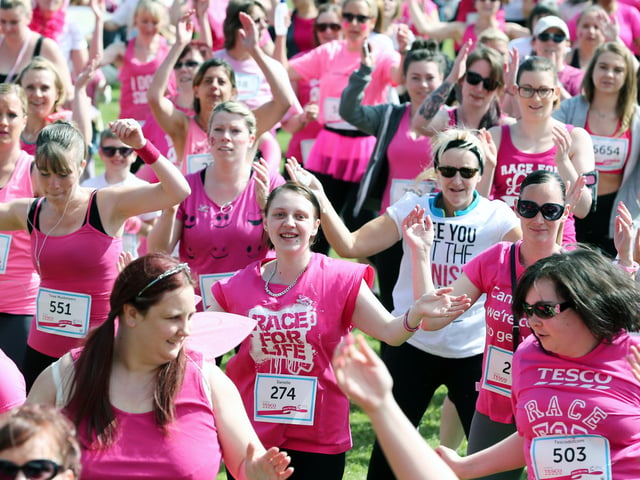 2015 - Start of the 10k Race for Life at Abington Park, Northampton.