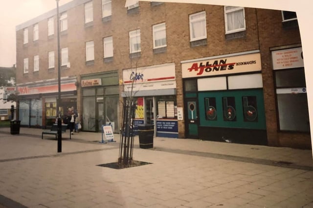 Nostalgic photos of Duston shops and streets from 30 years ago