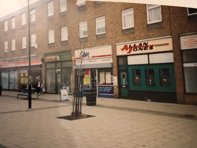 Nostalgic photos of Duston shops and streets from 30 years ago