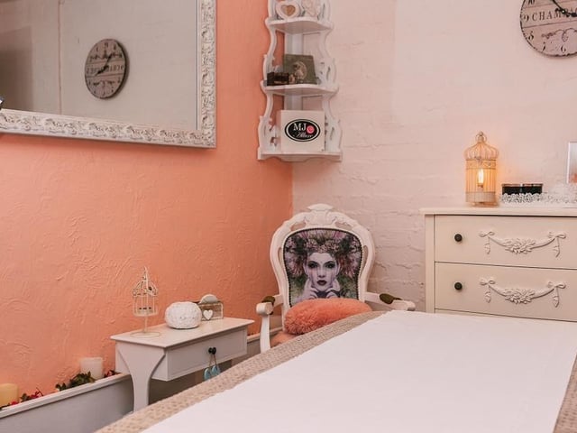 Rockabelles is a unique, vintage boutique salon, offering hairdressing, barbering, beauty treatments and nails in Dychurch Lane. Specialising in hairdressing, the team prides itself on creating the latest trends or vintage classic styles through hair cutting and colouring. The salon is open from Tuesday to Saturday.