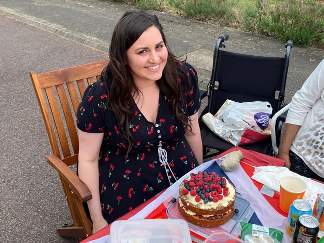 Marlestones, Hunsbury Meadows hosted an intimate gathering with a stunning cake and wine.