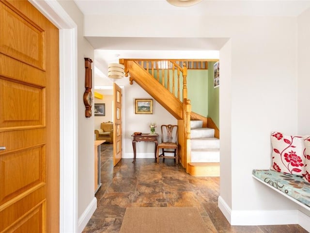 Vicarage Close, Hackleton, Northampton, Northamptonshire, NN7