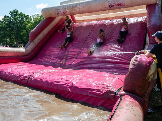 Runners taking part in the Pretty Muddy Race For Life at Abington Park in Northampton on Saturday, July, 11, 20026. Photo by David Jackson.