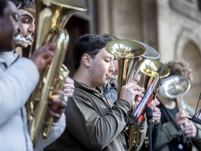 In the penultimate weekend before Christmas, many came along to enjoy what was on offer.