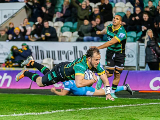 Burger Odendaal scored for Saints against Sale (picture: Adam Gumbs)