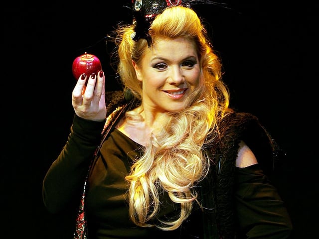 Actress Lititia Dean at the Deco in 2006, in costume as the Wicked Witch