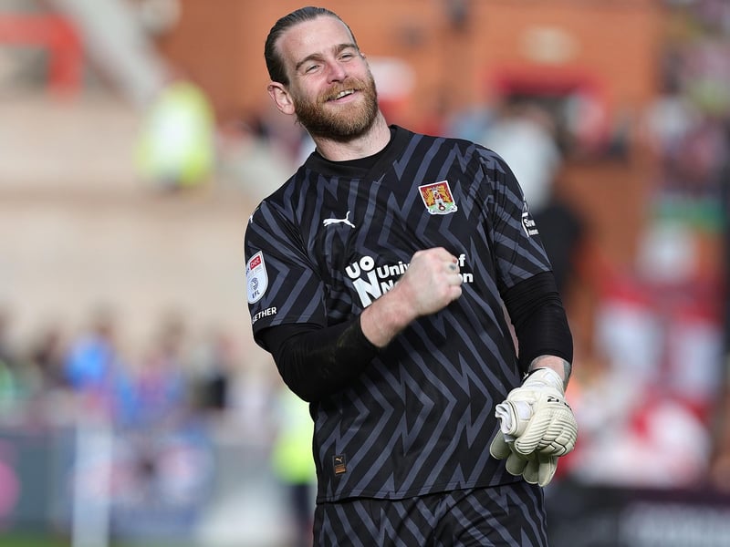 Had hardly anything to do on his way to a first clean sheet of the season. Expertly protected by his defenders and all those in front of him - the only save he had to make was from 20 yards and it dribbled harmlessly into his gloves... 7.5