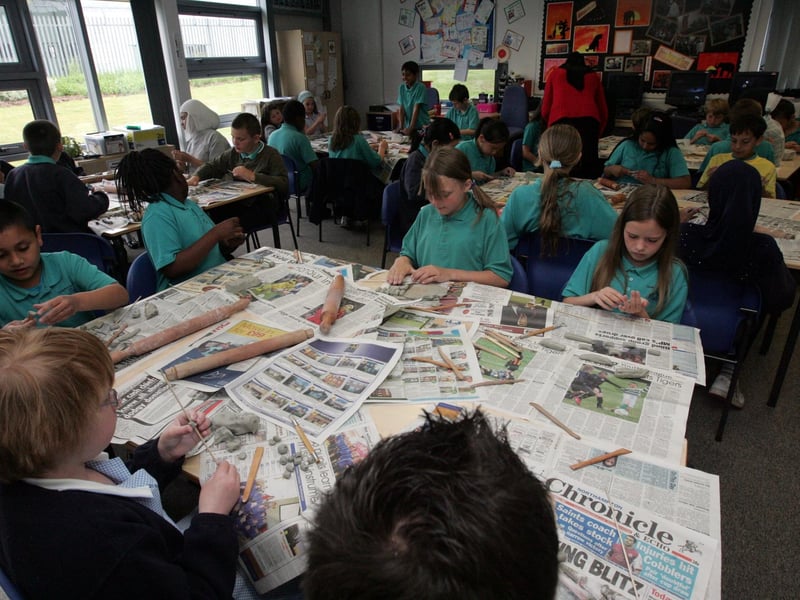 2008 - Castle Primary School children doing various activities for activity week