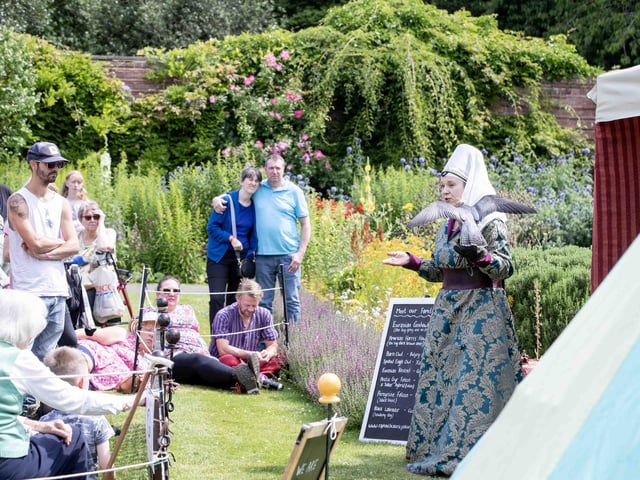 Delapre Abbey hosted a re-enactment event on Sunday July 14, 2024, including a medieval hawking show, re-enactors and a guided tour of the registered battlefield.
