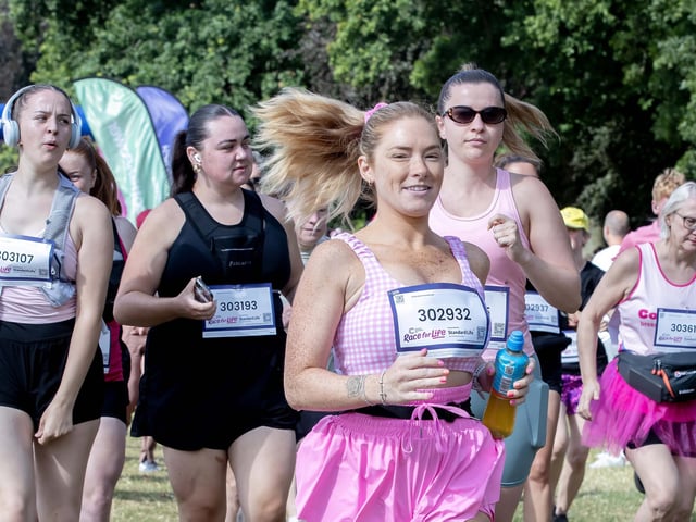 Hundreds of participants ran, jogged and walked around Abington Park on Sunday to raise money for Cancer Research UK.