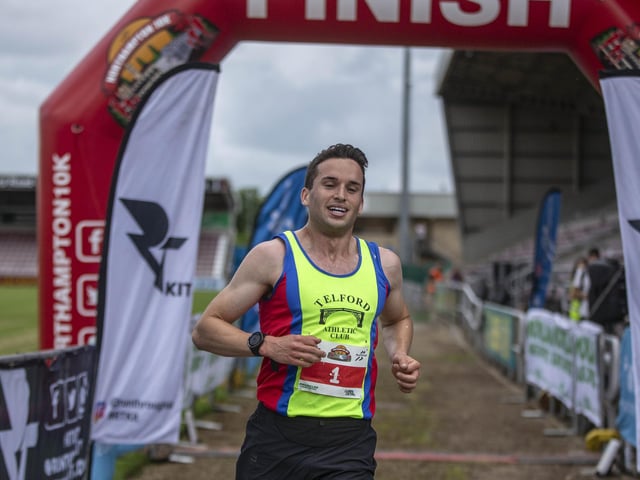 Runners taking part in the 2021 event.