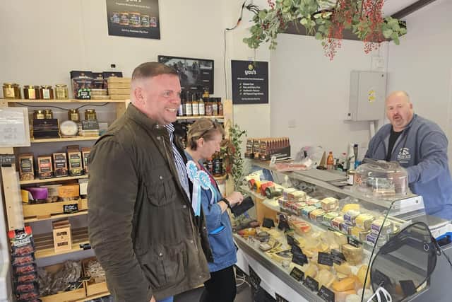 Supporting market traders