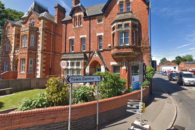 41 Billing Road, Northampton, NN1 5BA
This dentist is only taking new NHS patients who have been referred
Google Review: 3.2/5 (145 Google Reviews)