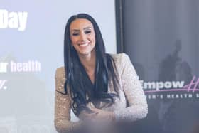 Holistic women’s coach Nikki Antonaccio empowers women all over the world to become their most confident selves while thriving in their lives and businesses.
