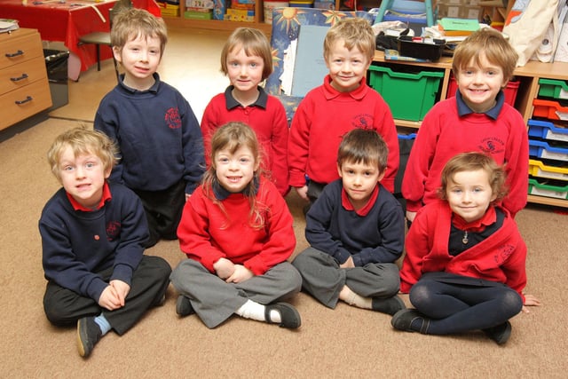Schools retro: 61 pictures of children starting primary school in ...