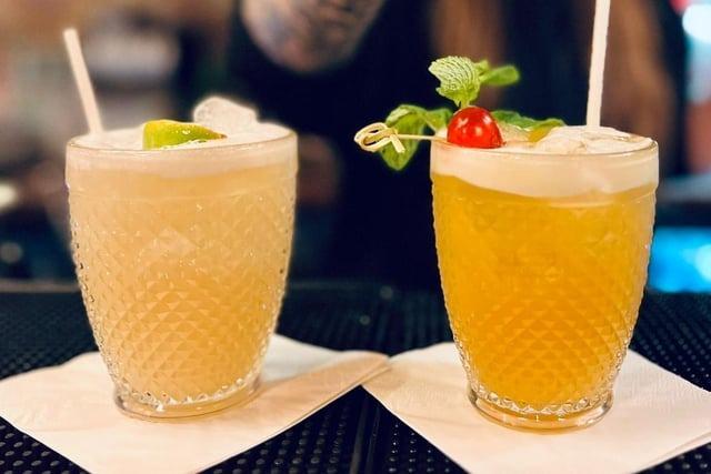 Zapato Lounge’s drinks menu features a variety of cocktails, with a range of both classic and innovative flavours. These span across spritzes, martinis, frozen cocktails, and gin, rum and vodka bases. Their ‘teatime tipple’ deal means you can get any two cocktails for £12.25 from 5pm until 8pm from Sunday to Thursday. Location: Newland Walk, NN1 2EB.