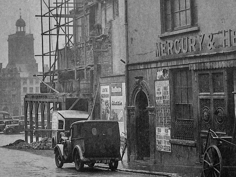 A car from the 1920s or 1930s parked in Newlands.