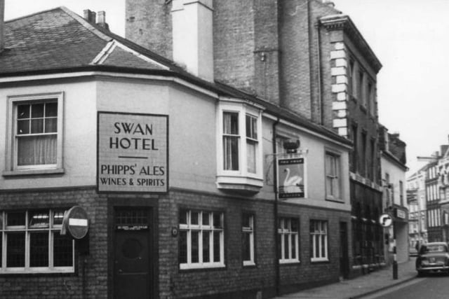 Dave said: "Also formerly known as Swan Hotel. The Swan Hotel was listed as a 16th or 17th century pub. That The Swan is old, there is no doubt, but how old? It was not listed as an ancient Inn in 1585, so if it was about then, it was not anywhere near the stature it was later to become. There is no mention of it in the records from the 1675 fire, of it being either burnt down or rebuilt, which is slightly strange, not every building was recorded but many of any significance were mentioned. I’m pretty certain that The Swan was first built after the fire, but on a big enough scale to make it instantly one of the bigger inns in the town. Many of the actors and actresses stayed there while appearing at the theatre around the corner. It was renamed as the Mailcoach in the 1970s and was one of my favourite town pubs in the 1980s. Still a good pub."