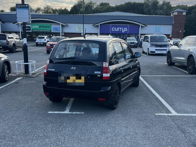 'Can’t park like that mate! You’re not a BMW.'