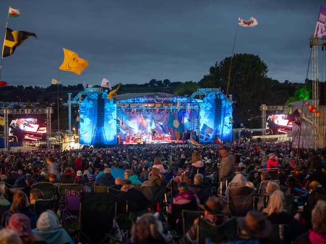 Crowds watching acts on the opening day of Cropredy Convention 2017. Photo by David Jackson.
