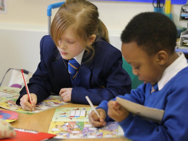 Lingswood independent school - pictures of the children during lessons