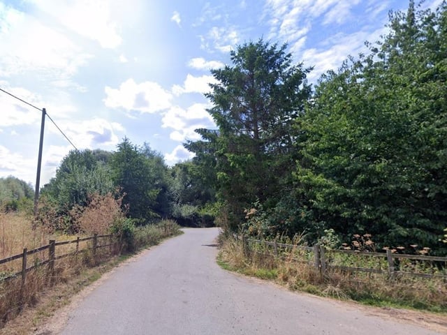 This walk around Upton Mill encompass much of the trail from our third walk, but includes a longer trek from Upton village