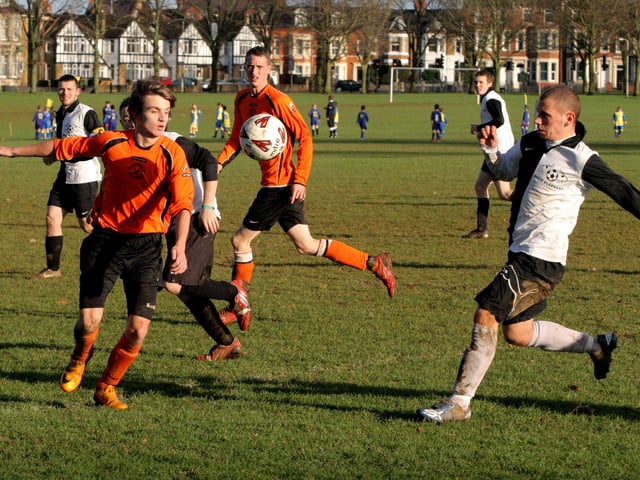 2009 Sunday Racecourse Football, Northampton, Eagles United V Mansfield Rangers